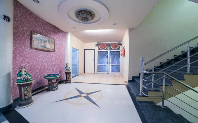 OYO 27803 Hotel Raj Mahal