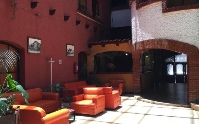 Hotel Villa Real Plaza