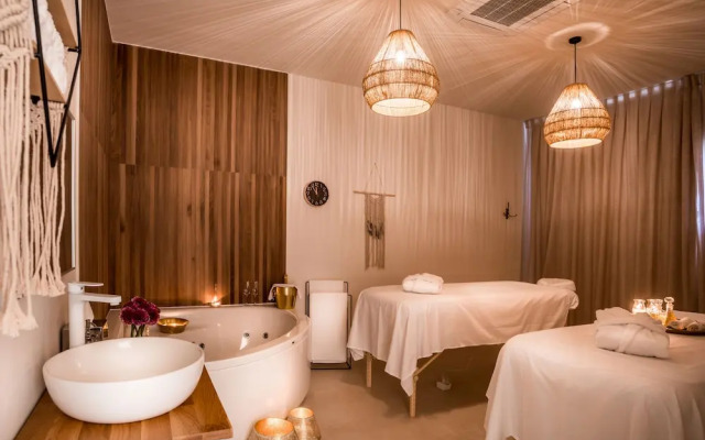 Lear Sense - Experience Luxury Hotel