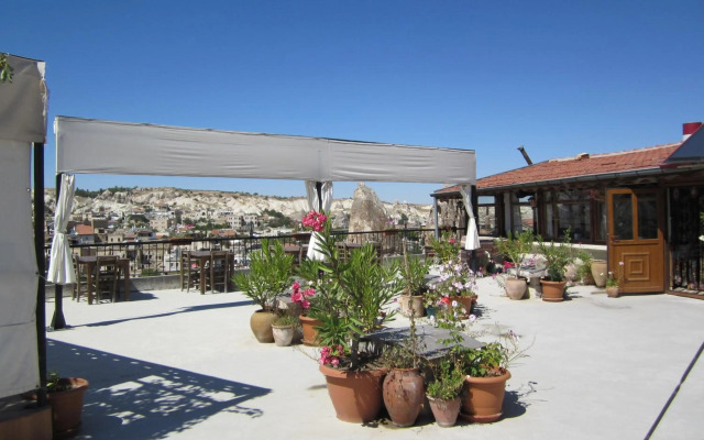 Arch Palace Hotel
