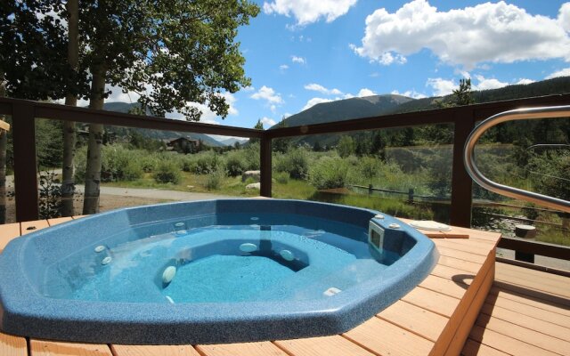 Frostfire E10 by SummitCove Vacation Lodging