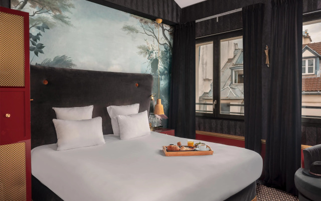 Snob Hotel
