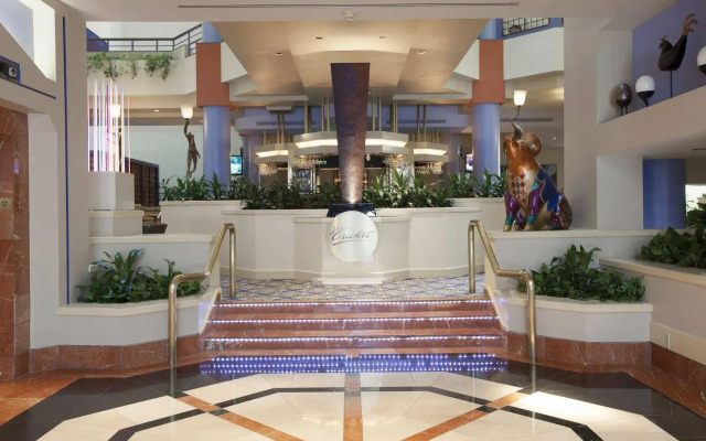 The Cincinnatian Hotel Curio Collection by Hilton