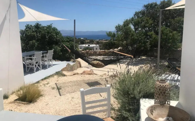 The Hedonist Square cycladic house with sea view