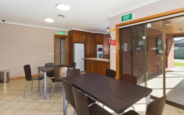 Sandhurst Motel