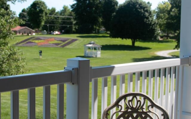 Essenhaus Inn & Conference Center