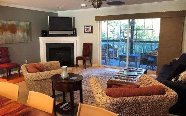 Canal Landing Court 42