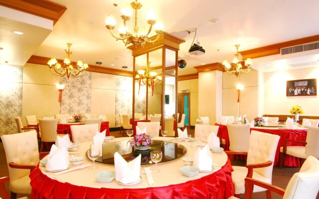 Grand Diamond Suites Hotel
