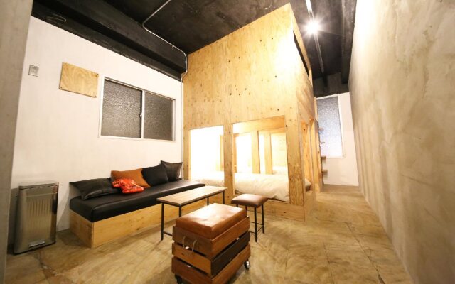 hostel&galleryGisgood