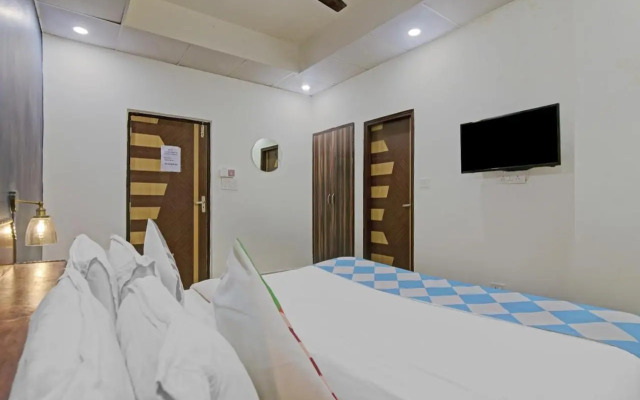 Oyo Flagship 79655 Kailash Inn