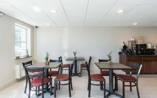 Econo Lodge Harrisburg - Southwest of Hershey Area