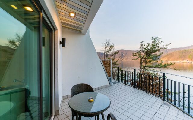 W Jiwoo Resort