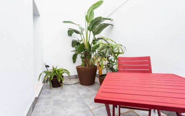 Reina 107 Beach Boutique