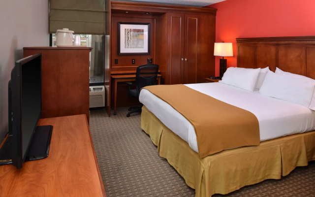 Holiday Inn Express Crestwood by IHG