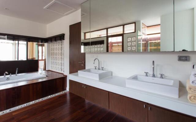Amatapura Beachfront Villa 10