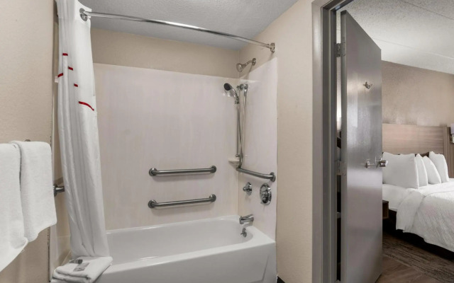 Red Roof Inn Enfield