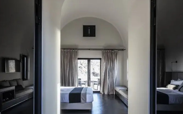 Nimbus Santorini
