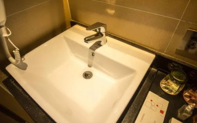 Thank Inn Hotel (Guangcai Great Market) – Bathroom – Bengbu