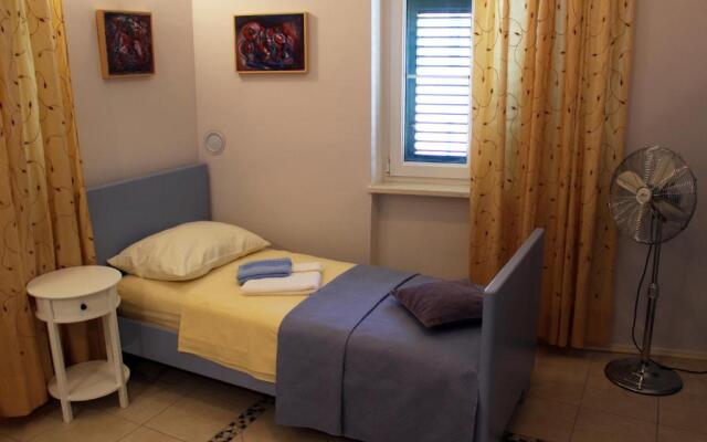 Adagio Theatre Apartment Split