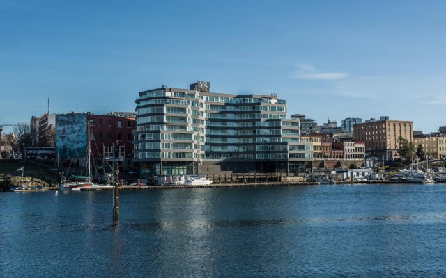 Victoria Regent Waterfront Hotel & Suites