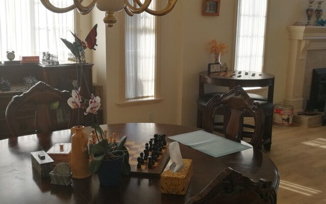 Com House