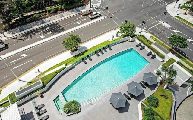 3BRM Broadbeach Skyline Nook