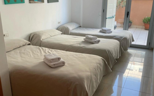 BADALONA BEACH APARTMENt