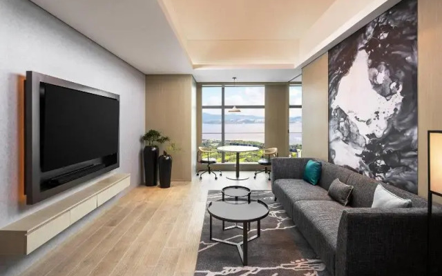 Renaissance Shenzhen Bay Hotel