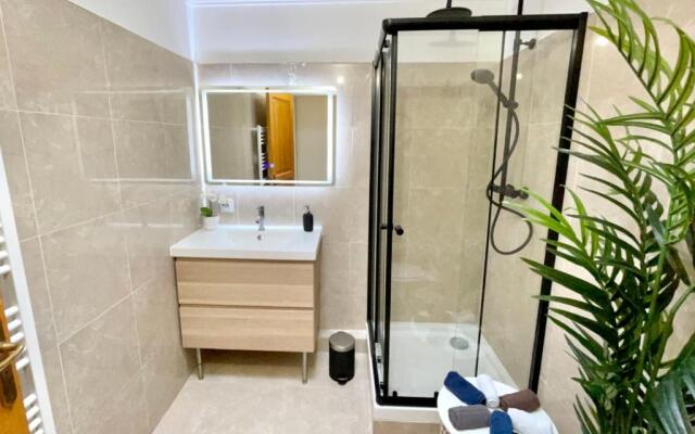 Splendid 92 M With Wifi Balcony And Sea View