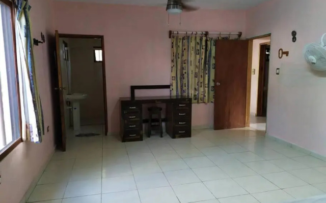 Casa M&P: Casa Amplia cerca del mar de Chelem