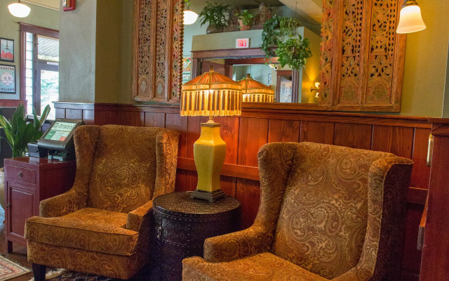 McMenamins Hotel Oregon