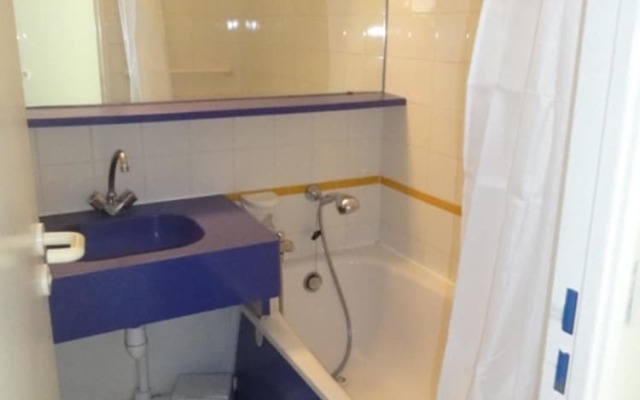 Studio in Saint-raphaël, With Pool Access, Furnished Terrace and Wifi