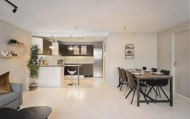 Arctic Homes - Downtown Penthouse