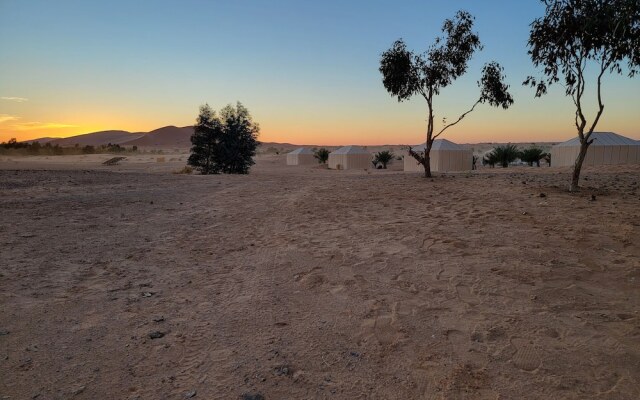 Merzouga Luxury Camp & Camel Trek