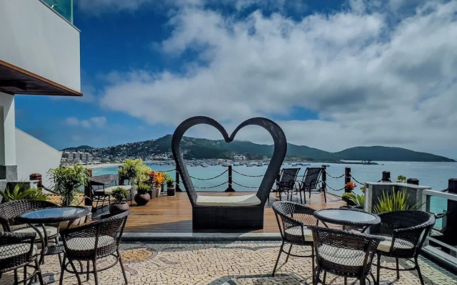 Luxo e Praia Exclusiva para Casal