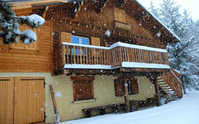 Chalet With 4 Bedrooms in Saint-chaffrey, With Wonderful Mountain View