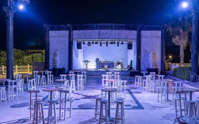 Adora Hotel & Resort