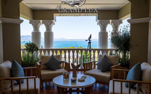 Grand Lux Boutique Manor