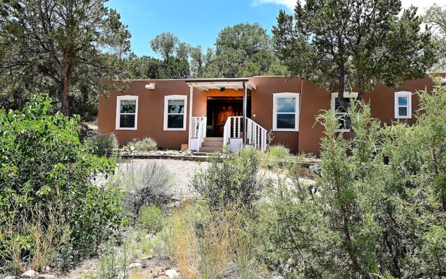 Tesuque Outpost 3 Suites Mountain Views