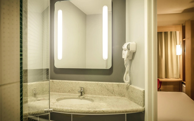 ibis Porto Alegre Assis Brasil