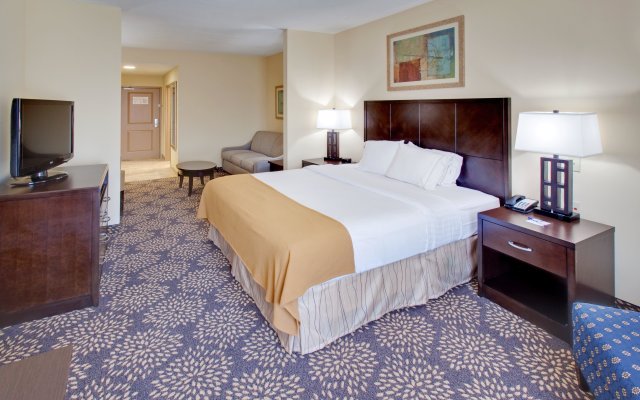Holiday Inn Express Hotel & Suites Grand Island, an IHG Hotel