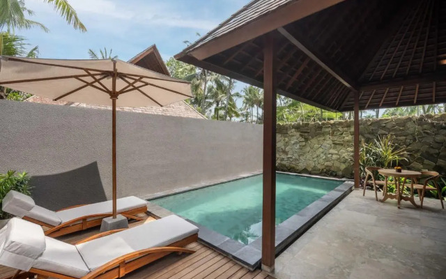 Unagi Wooden Villa by Emana