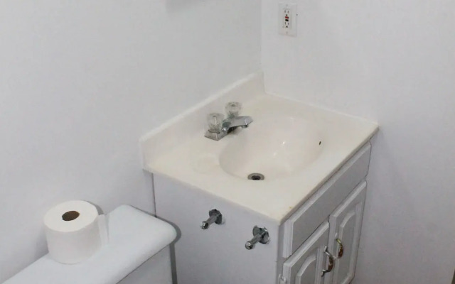 Adib Apartments - 931 Pinecrest Rd, Unit C