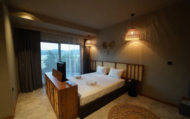 Icon Beach Suites Hotel