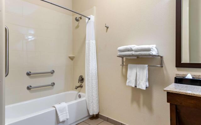 Comfort Inn & Suites Lakeside