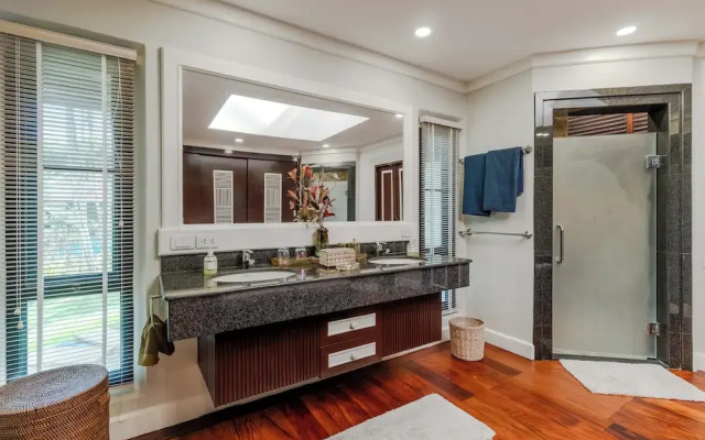 Famous Baan Bua Luxury Estate V238