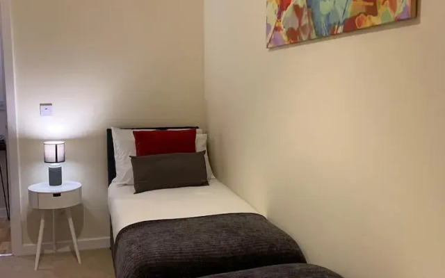 Unique & Stylish 2 Bed Apartment