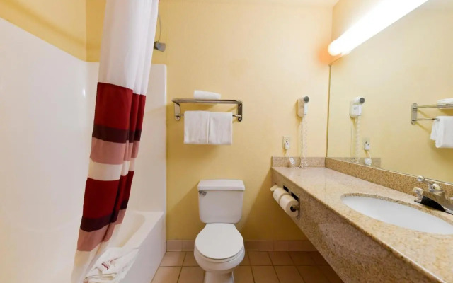 Baymont Inn & Suites by Wyndham Lincoln NE