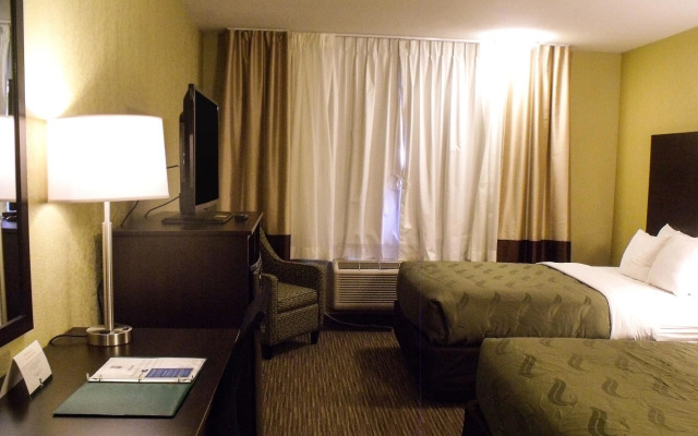 Clarion Pointe Winslow I-40