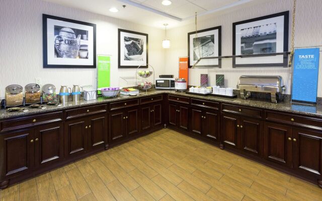 Hampton Inn Suites Jacksonville Airport